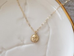 Zlatý korálkový náramek s perlou