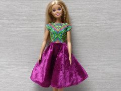 Dlouhé šaty pro Barbie