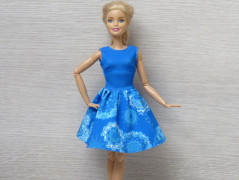 Dlouhé šaty pro Barbie
