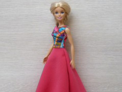 Dlouhé šaty pro Barbie