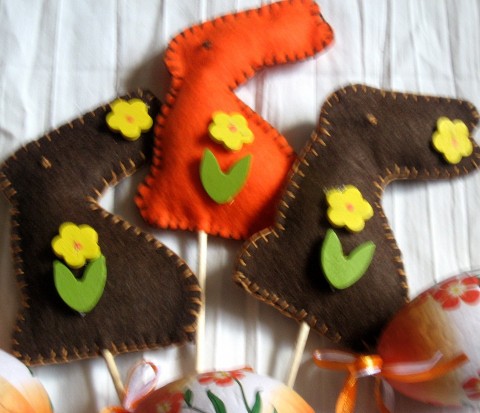 Velikonoční zajíčci. zápich velikonoce zajíčci svátky jara velikonoční zajíčci 