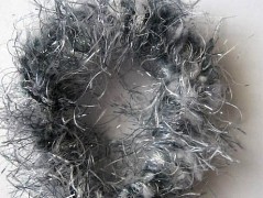 Hedvábná šála V lese.