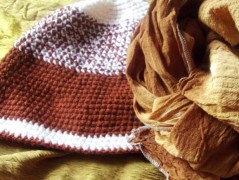 Hedvábná šála V lese.