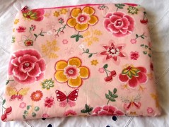 Hedvábná šála V lese.