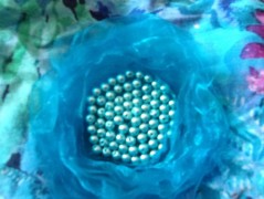 Hedvábná šála V lese.