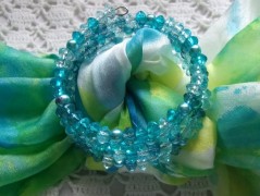 Hedvábná šála V lese.