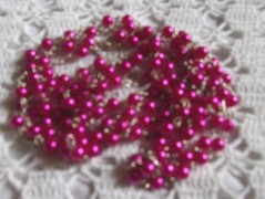 Hedvábná šála V lese.