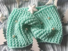 Hedvábná šála V lese.