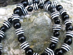 Hedvábná šála V lese.